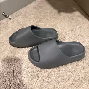 Adidas Yeezy Slides